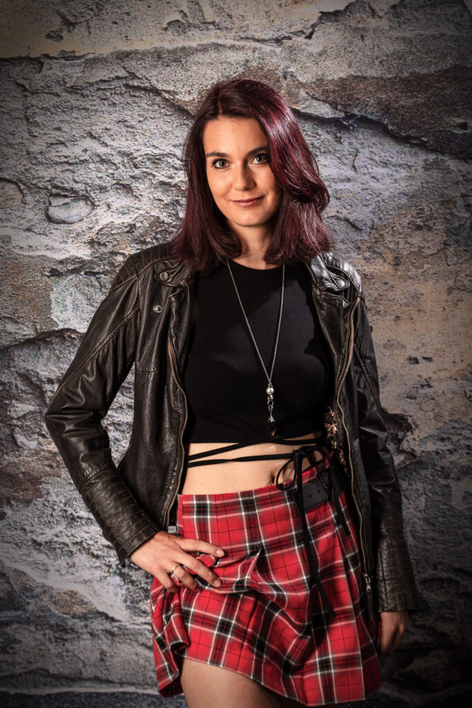 Lara Jessica Kühn Über Mich Lara Jessica Kühn – Autorin für Fantasy und Romane im Porträt